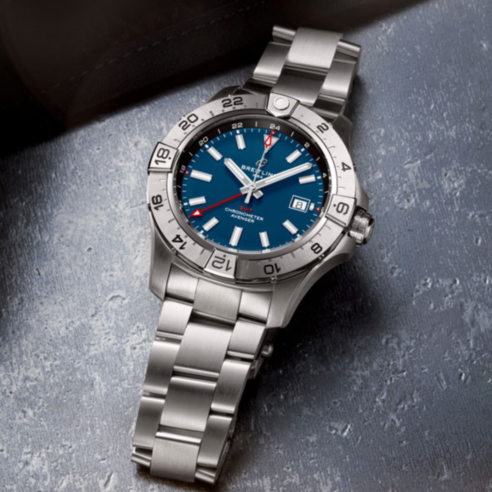 Breitling Avenger Automatic GMT 44 A32320101C1A1