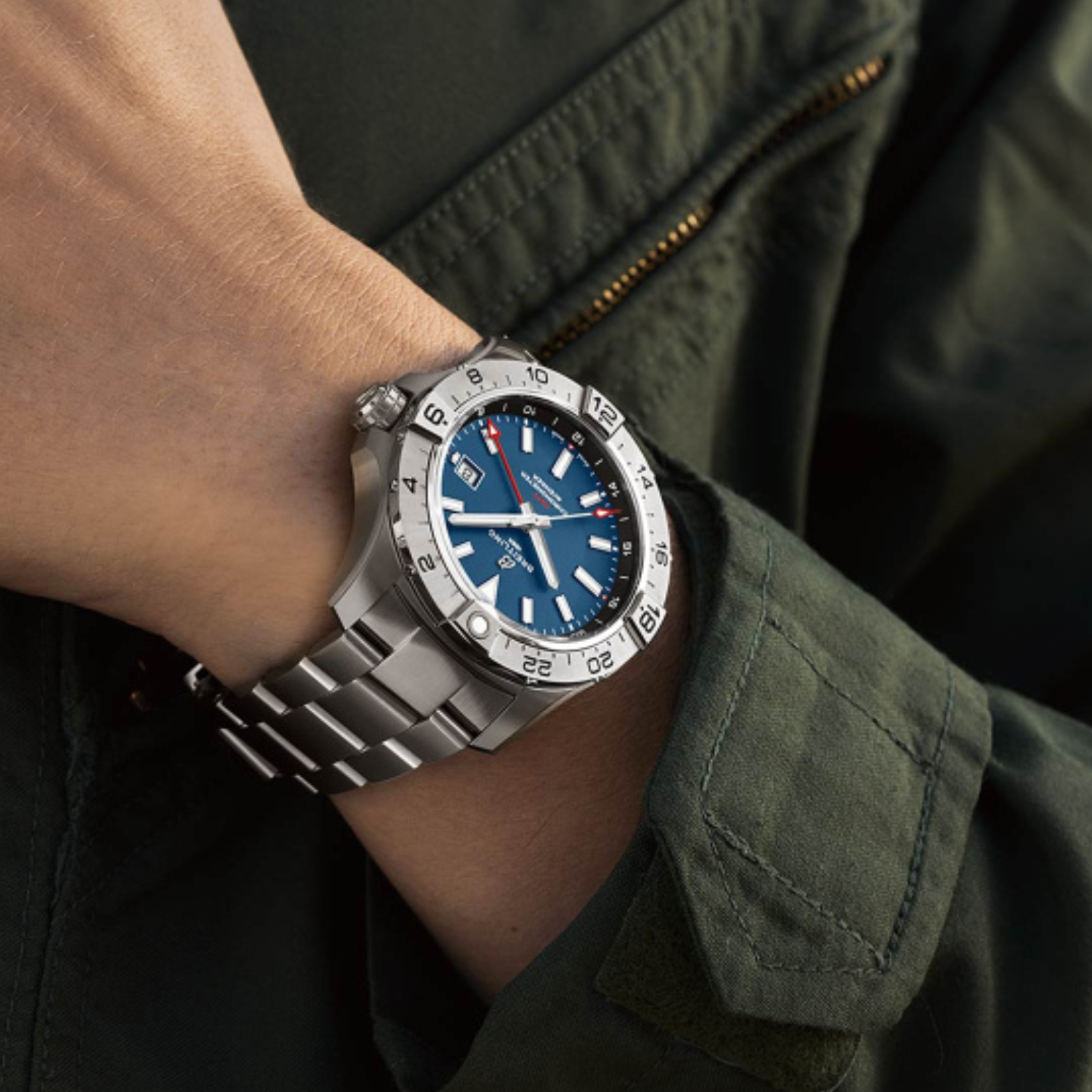 Breitling Avenger Automatic GMT 44 A32320101C1A1