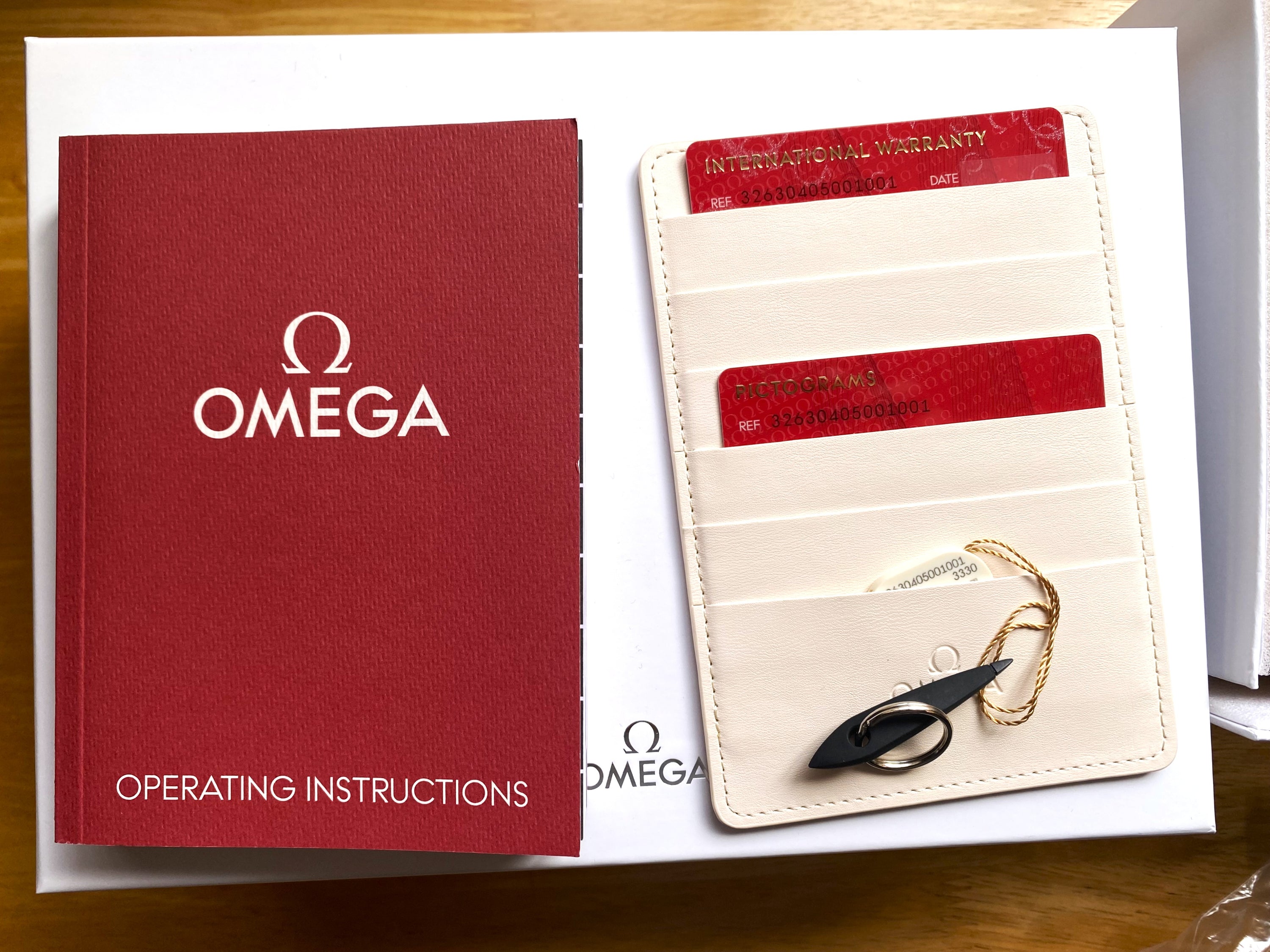 Omega Speedmaster Racing 326.30.40.50.01.001 (used condition)