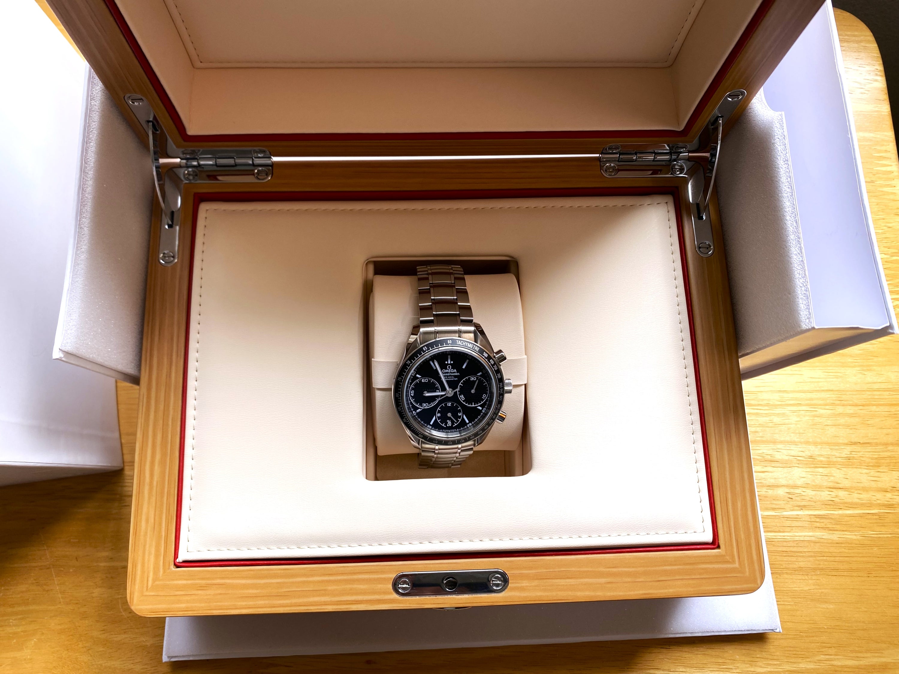 Omega Speedmaster Racing 326.30.40.50.01.001 (used condition)