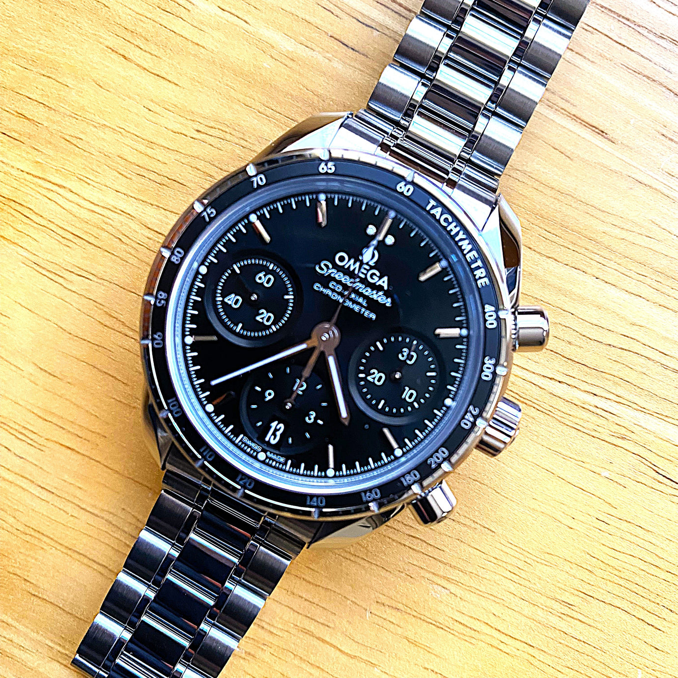 Omega Speedmaster Chronograph 324.30.38.50.01.001 – A Timeless Icon with Modern Precision