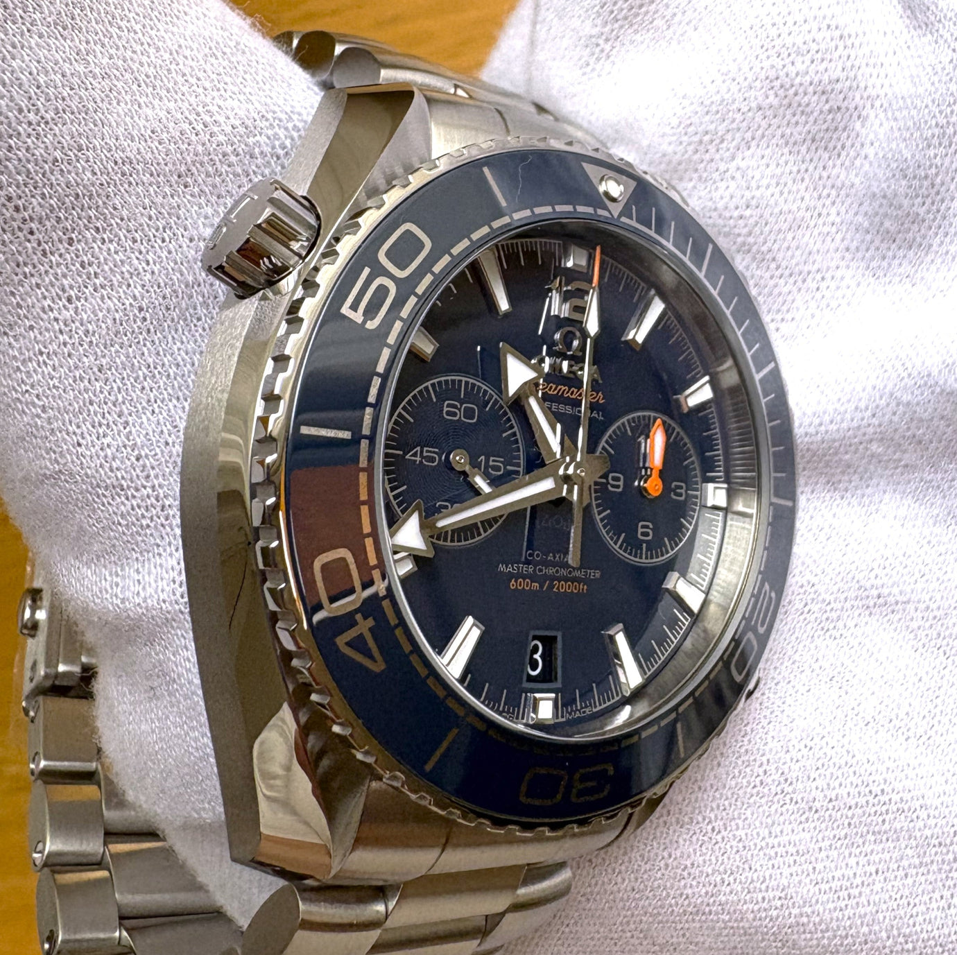 Omega Seamaster Planet Ocean Chronograph 215.30.46.51.03.001