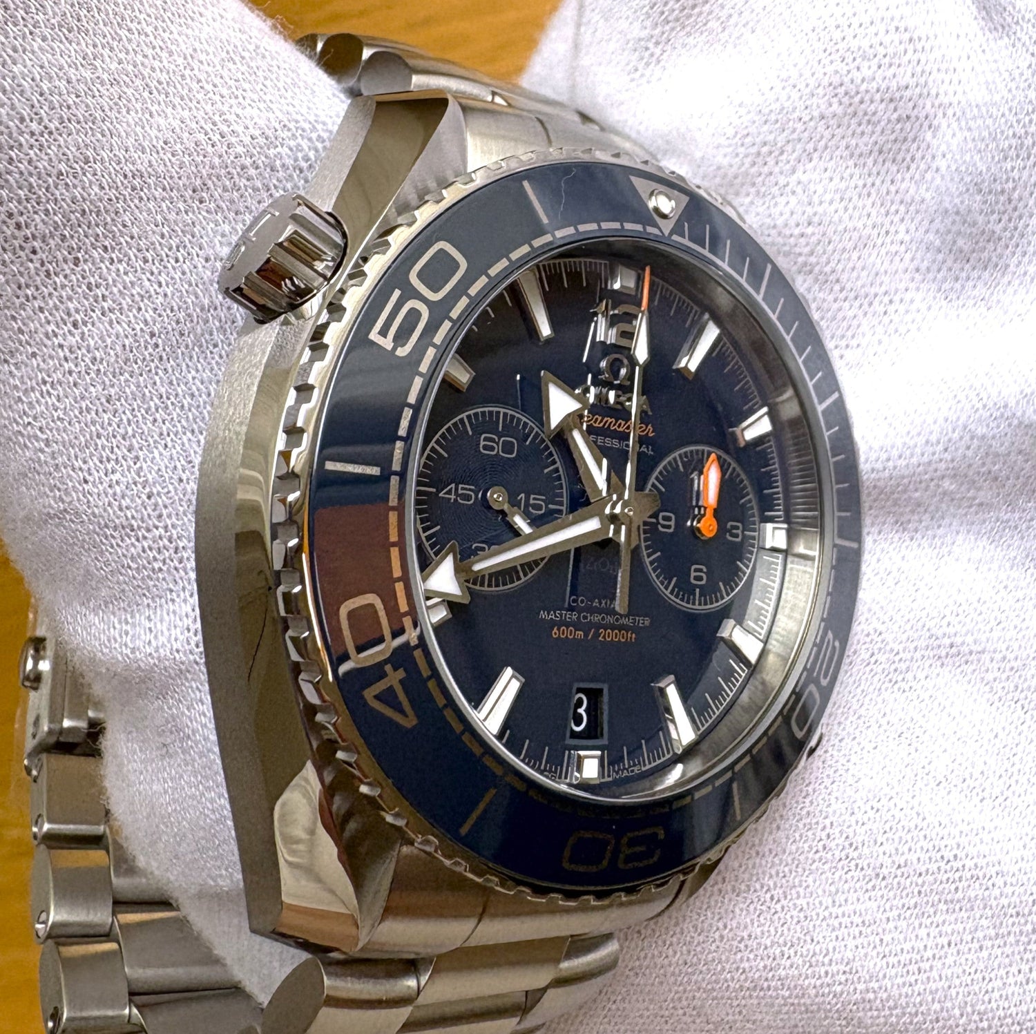 Omega Seamaster Planet Ocean Chronograph 215.30.46.51.03.001