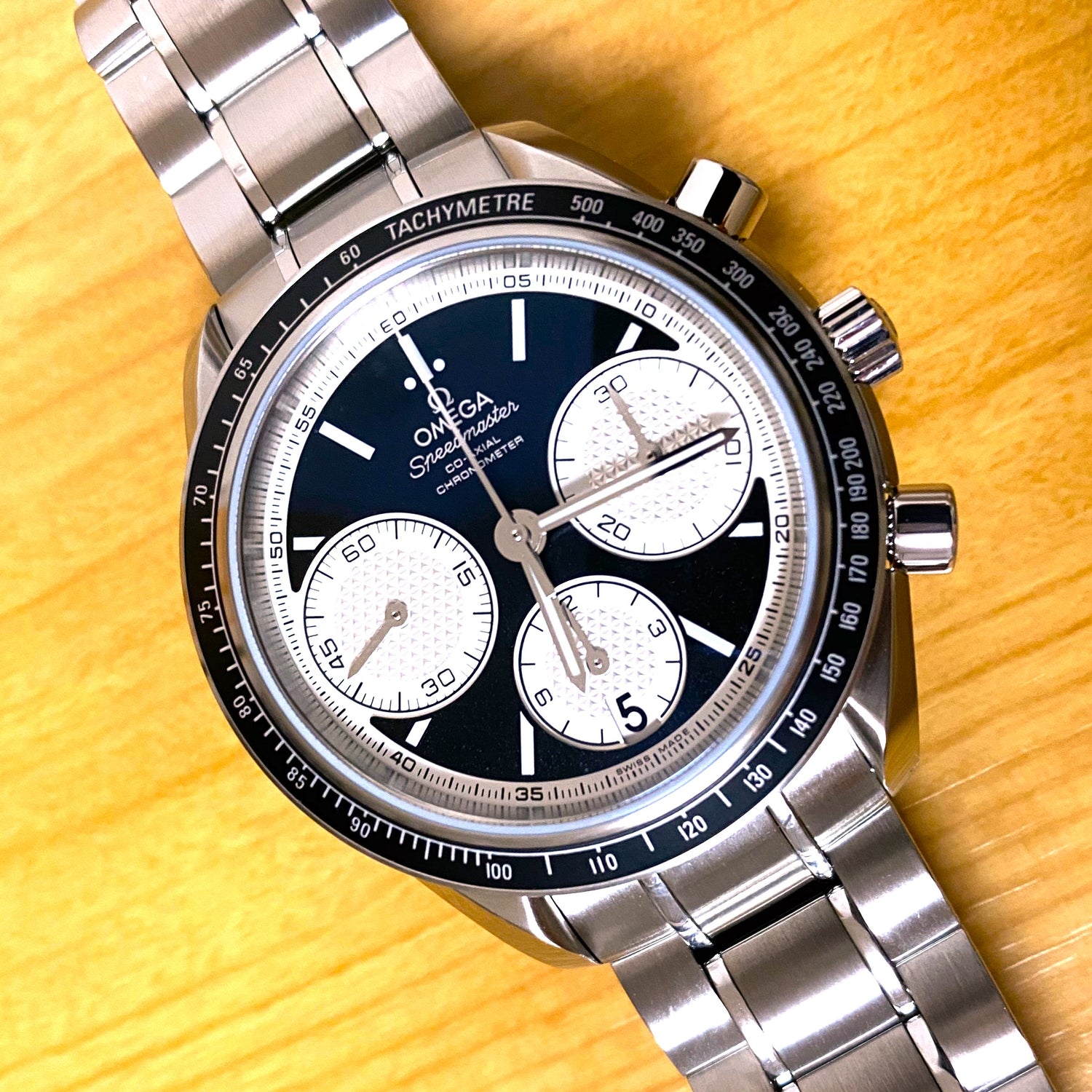 Omega Speedmaster Racing 326.30.40.50.01.002