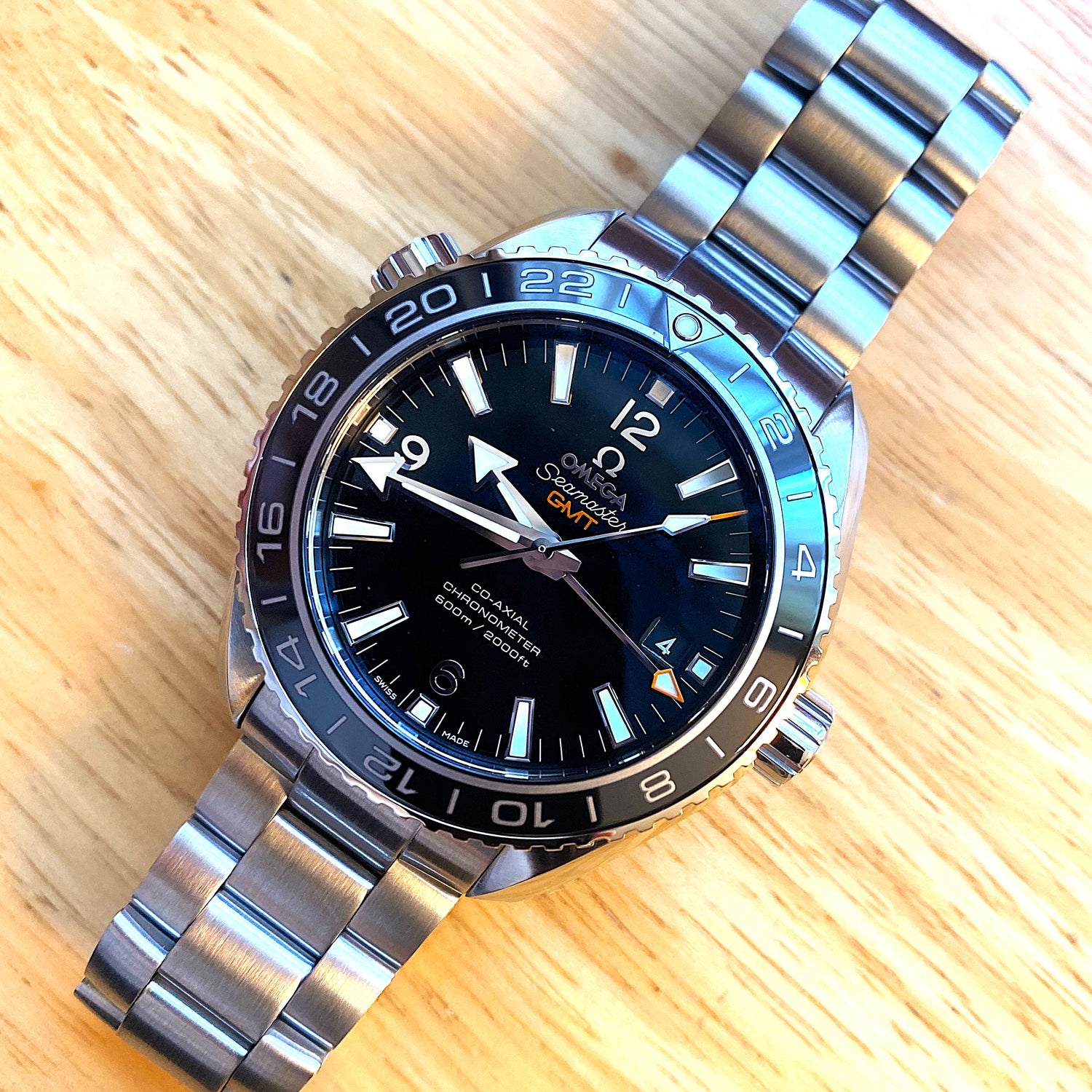 Omega Seamaster Planet Ocean GMT 232.30.44.22.01.001