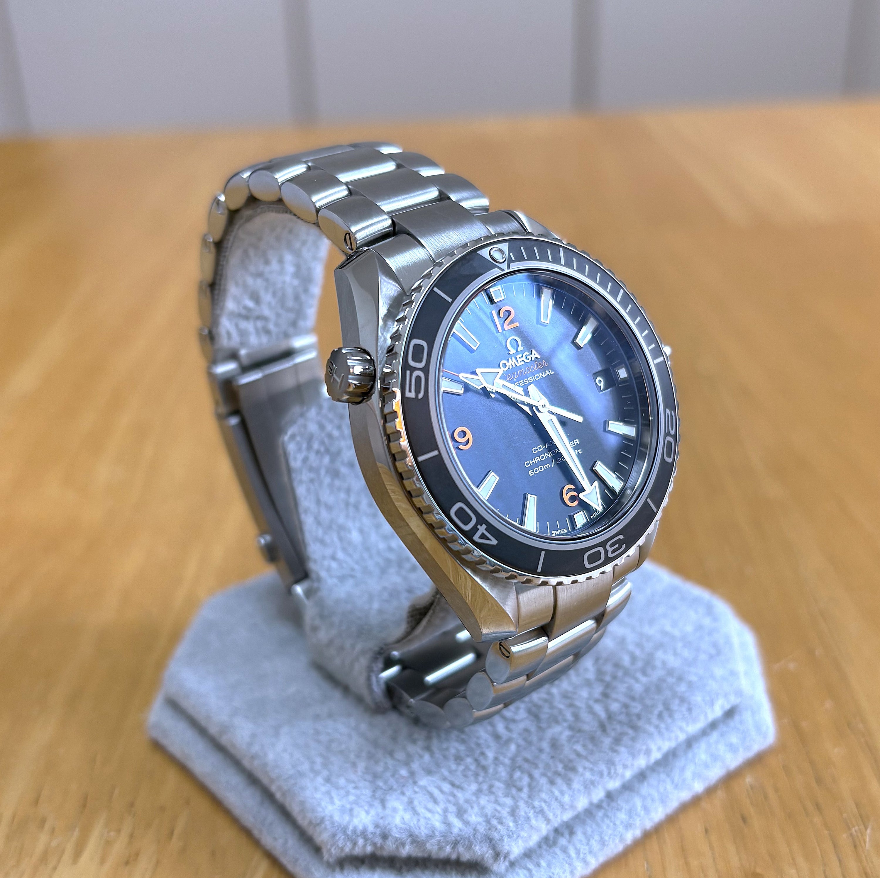 Omega Seamaster Planet Ocean 232.30.42.21.01.003 Unworn