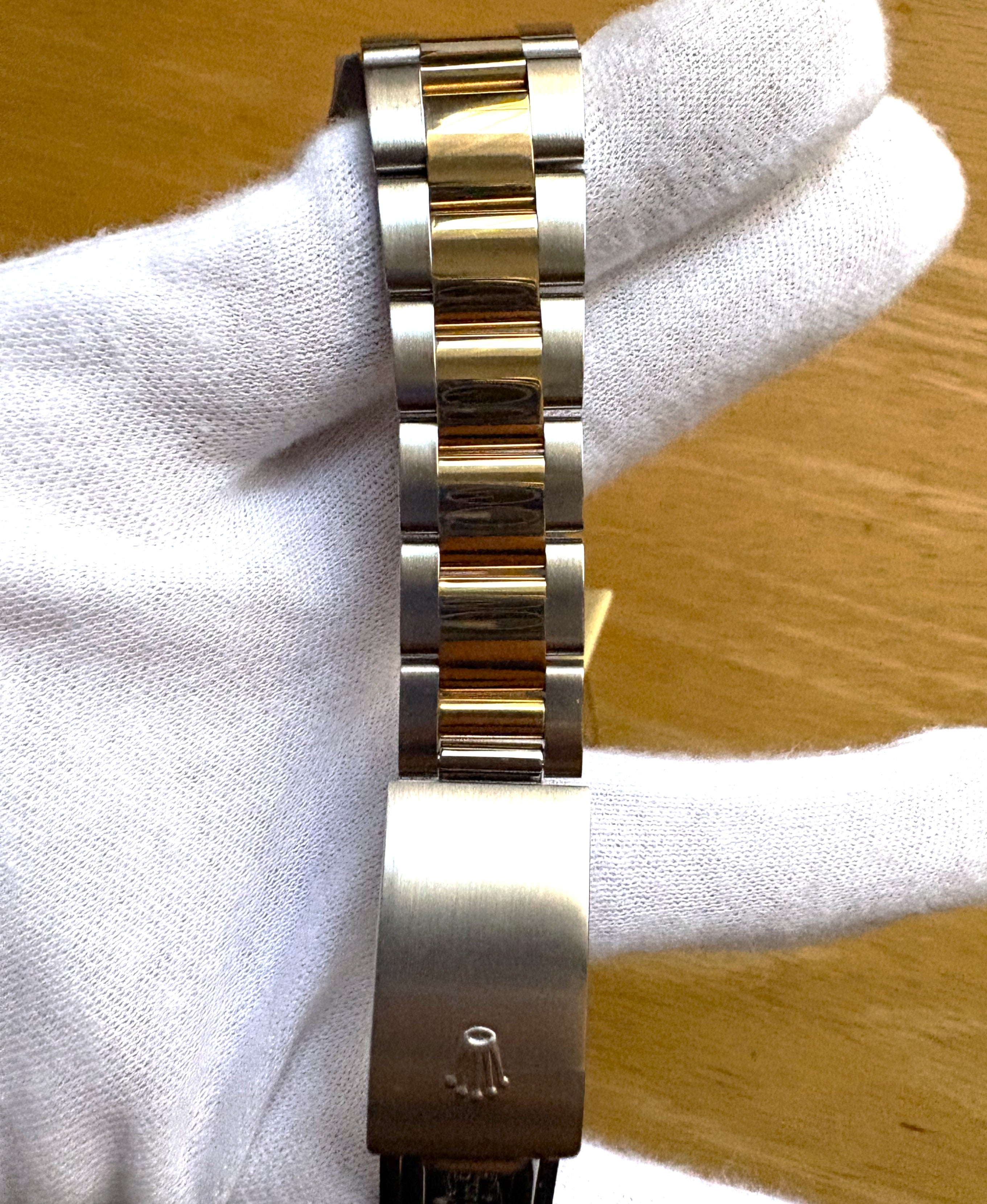 Rolex Datejust 36mm Silver Dial with Diamond 16203G Unworn