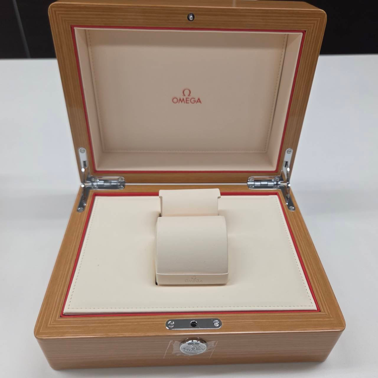 Omega Seamaster Planet Ocean 600M 232.30.46.51.01.001