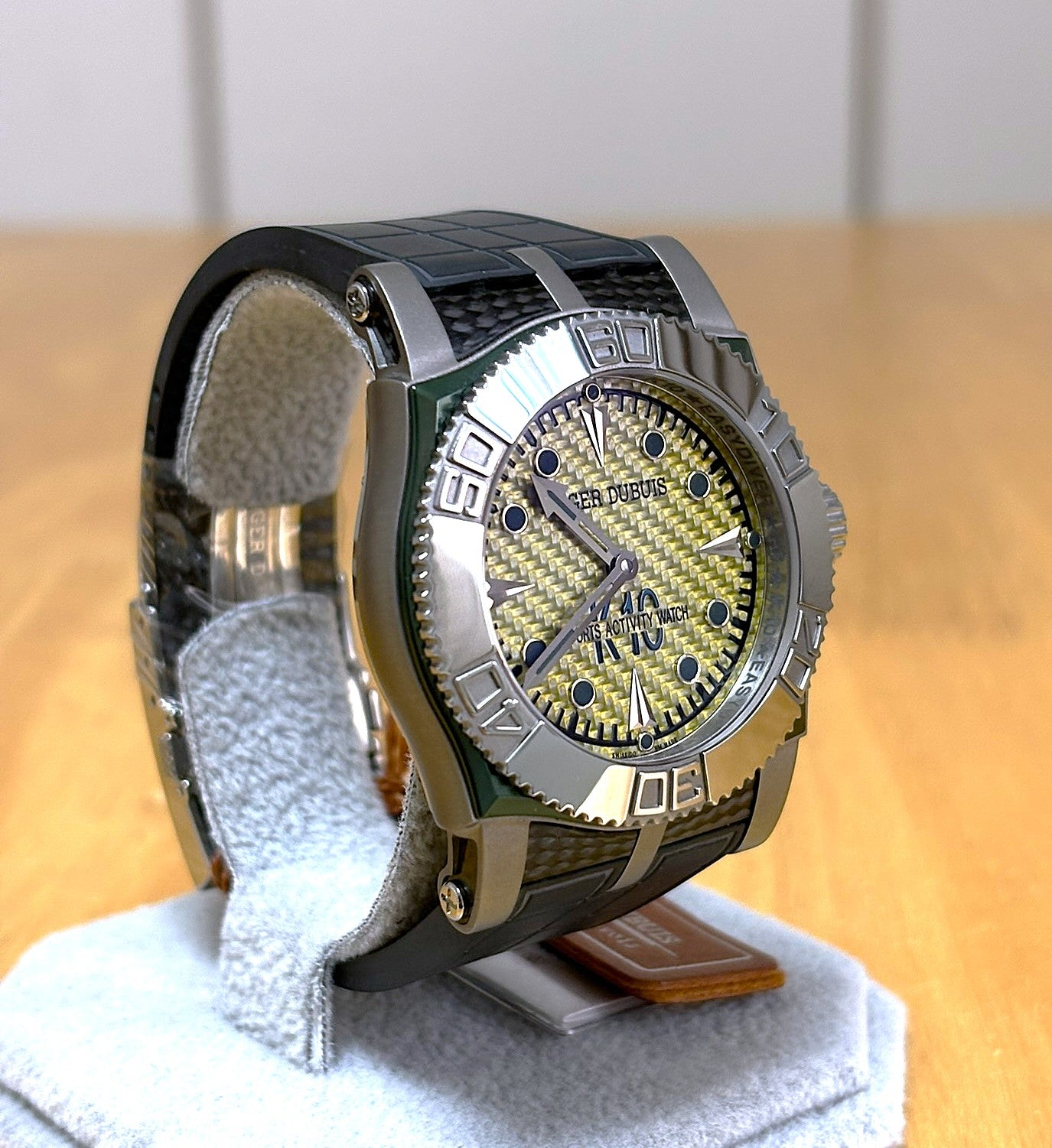 Roger Dubuis Easy Diver SE43 147.V9 TX4/K10V New Old Stock / Full Set