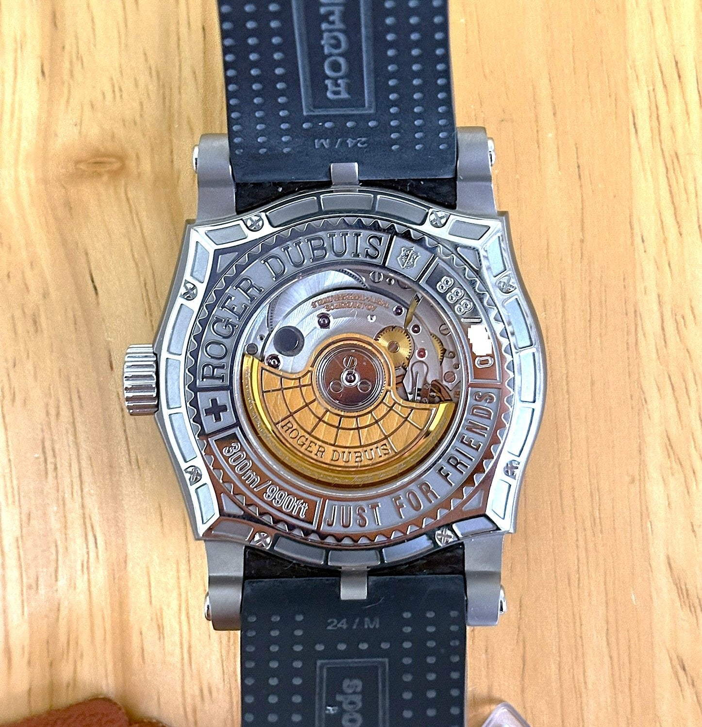 Roger Dubuis Easy Diver SE43 147.V9 TX4/K10V New Old Stock / Full Set
