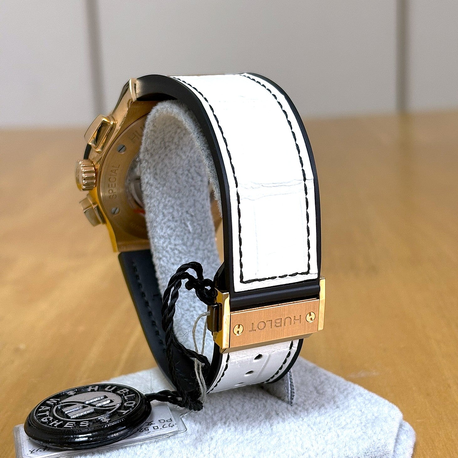 Hublot Classic Fusion King Gold FIFA World Cup 2014 – Ref. 521.OX.2010.LR.WCW14 – Limited to 23 Pieces