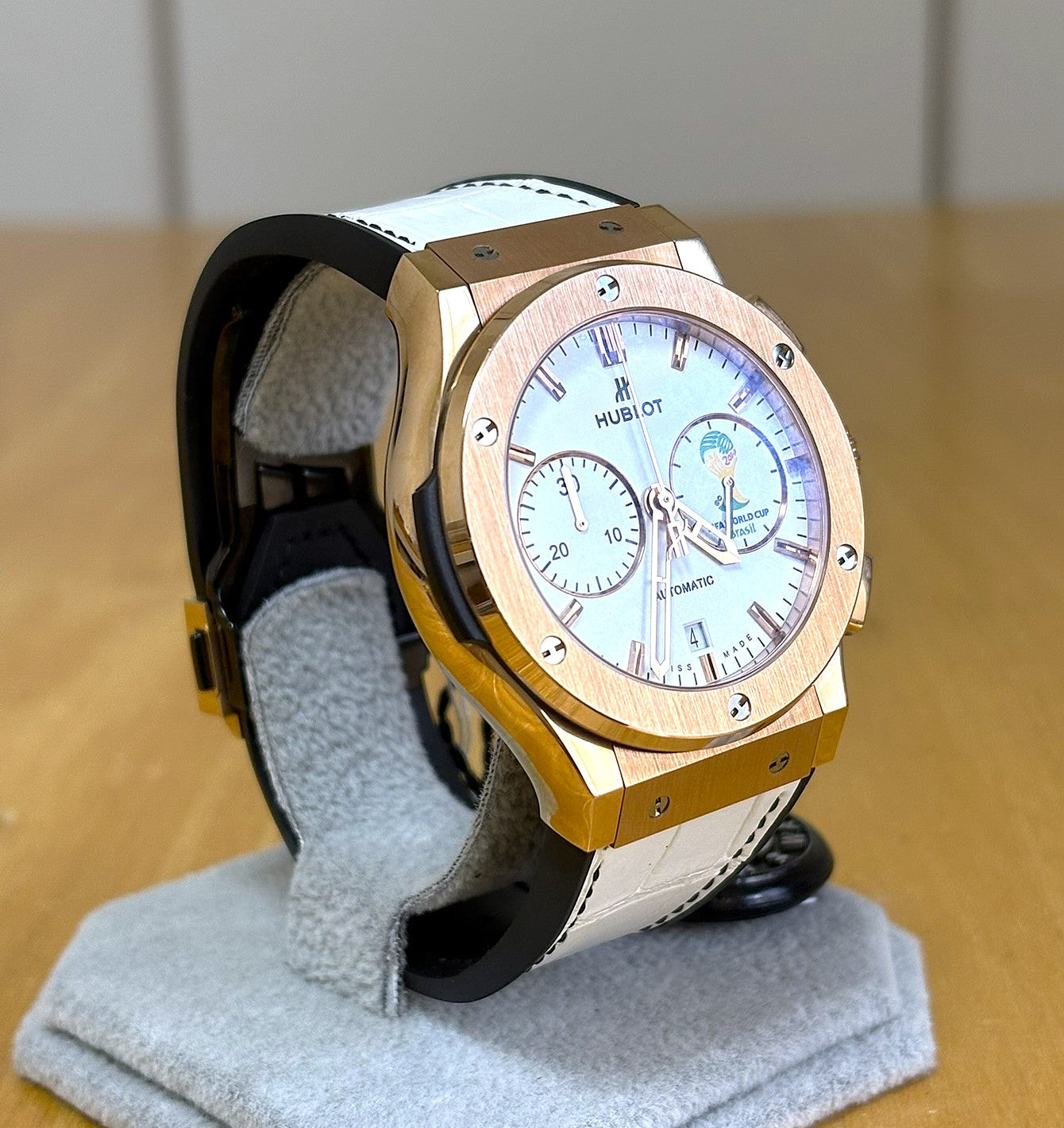 Hublot Classic Fusion King Gold FIFA World Cup 2014 – Ref. 521.OX