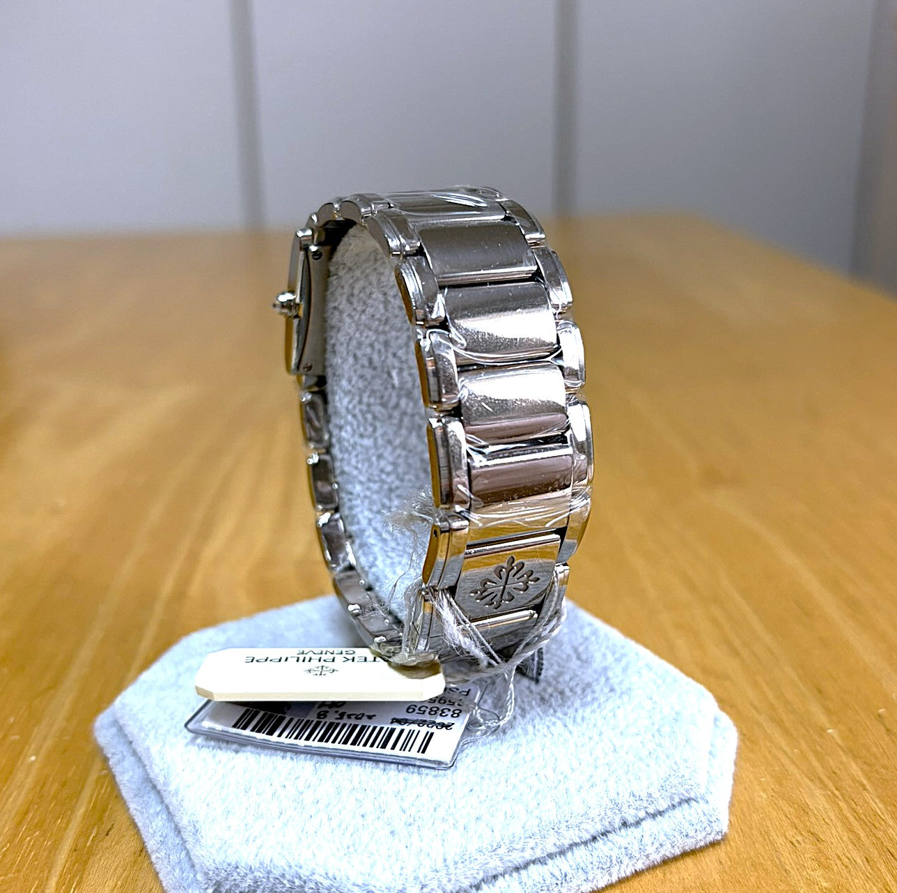 Patek Philippe Twenty‑4 4910/20G‑001 – 18K White Gold & Diamonds Unworn / Full Set