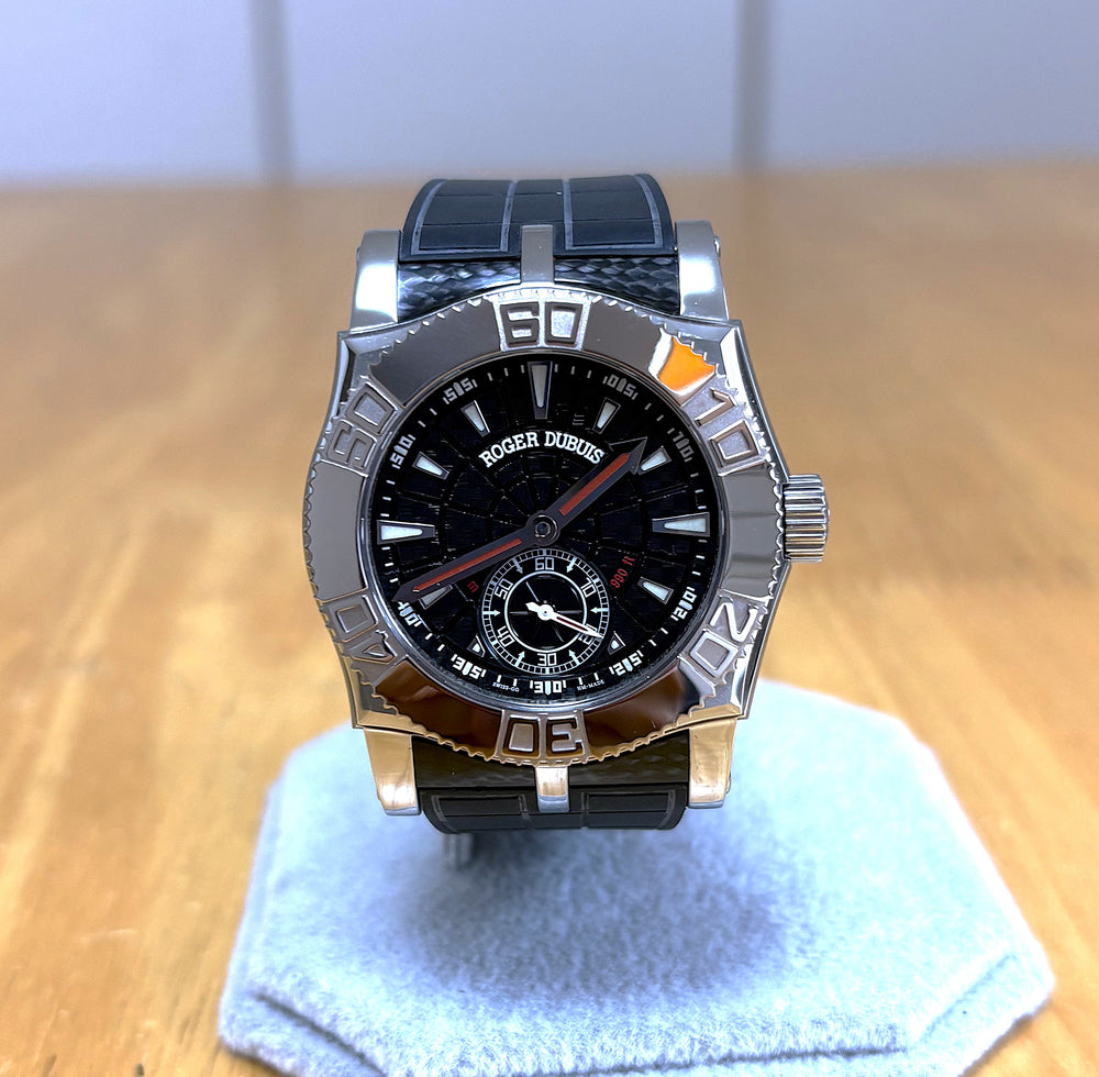 ロジェ・デュブイ シンパシー イージーダイバー SE40.14.9/0 K9.53R SS/WG — NOS / フルセット — 40mm