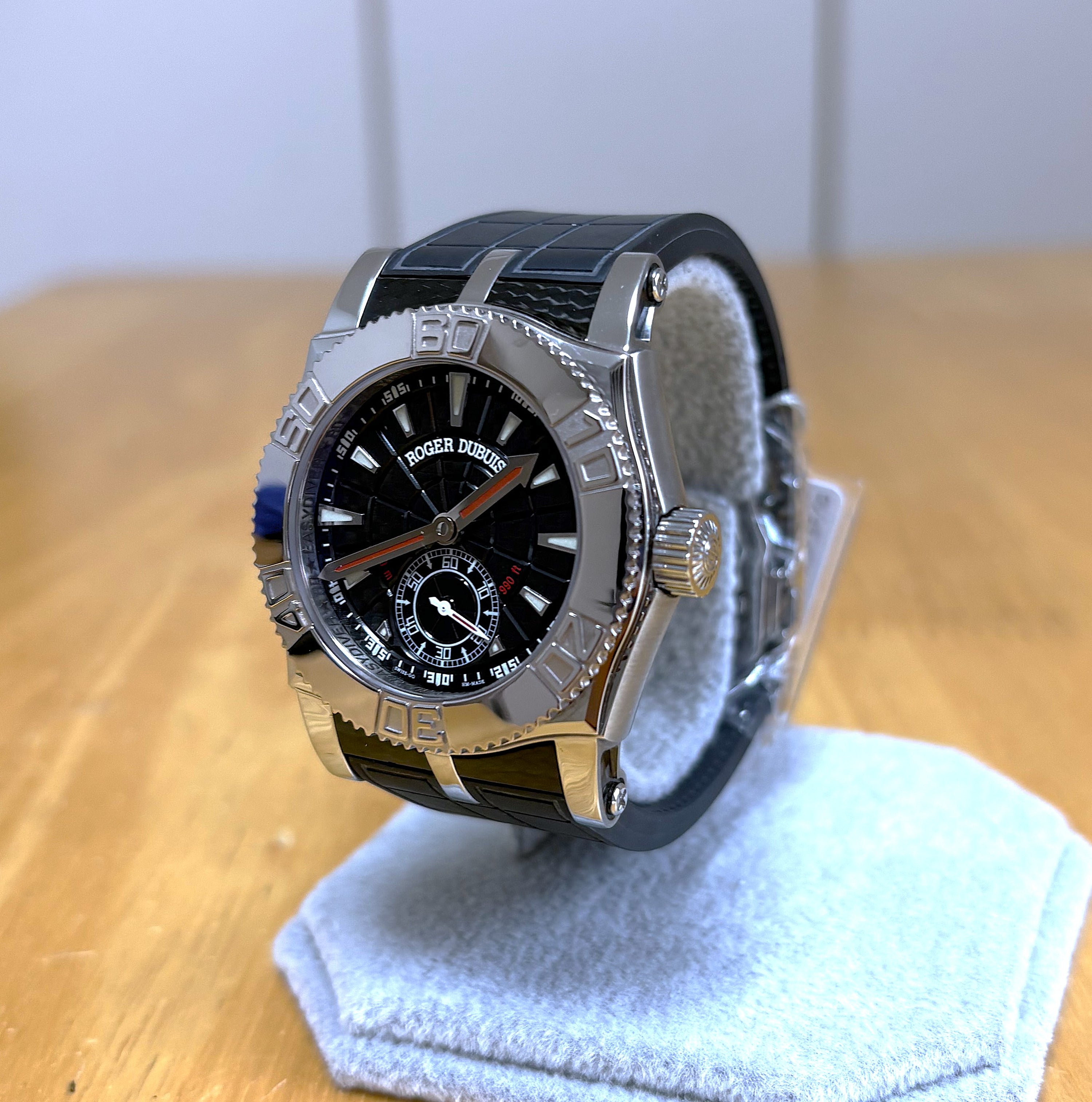 ロジェ・デュブイ シンパシー イージーダイバー SE40.14.9/0 K9.53R SS/WG — NOS / フルセット — 40mm