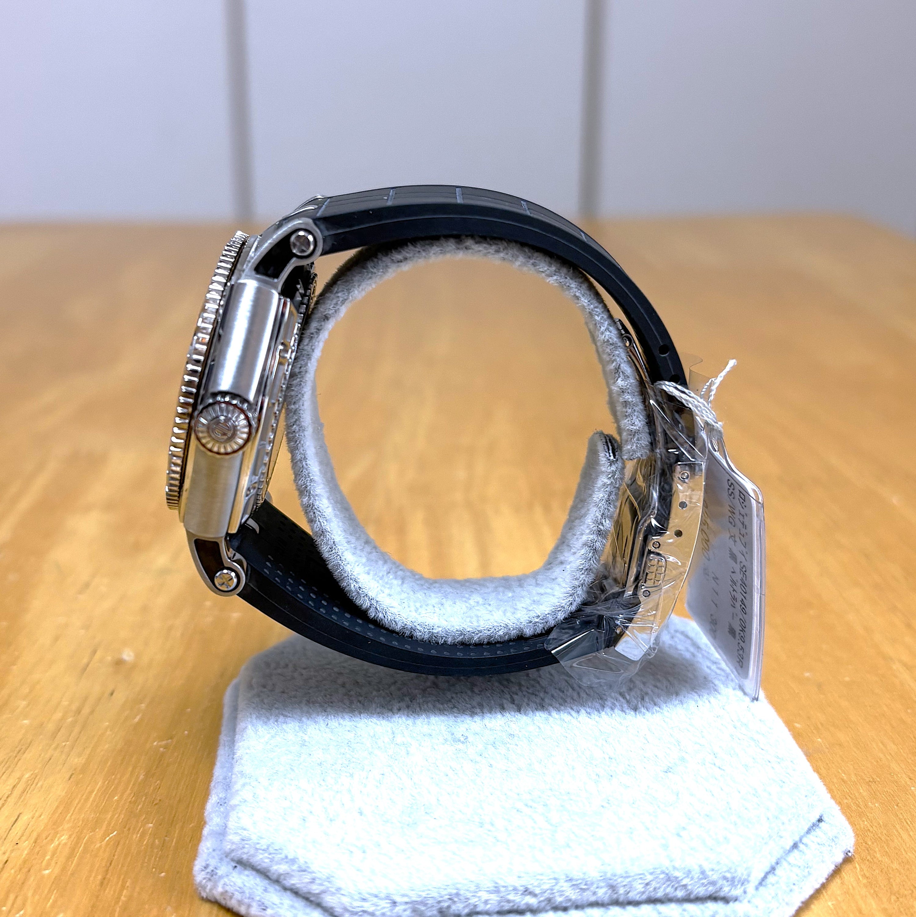 ロジェ・デュブイ シンパシー イージーダイバー SE40.14.9/0 K9.53R SS/WG — NOS / フルセット — 40mm