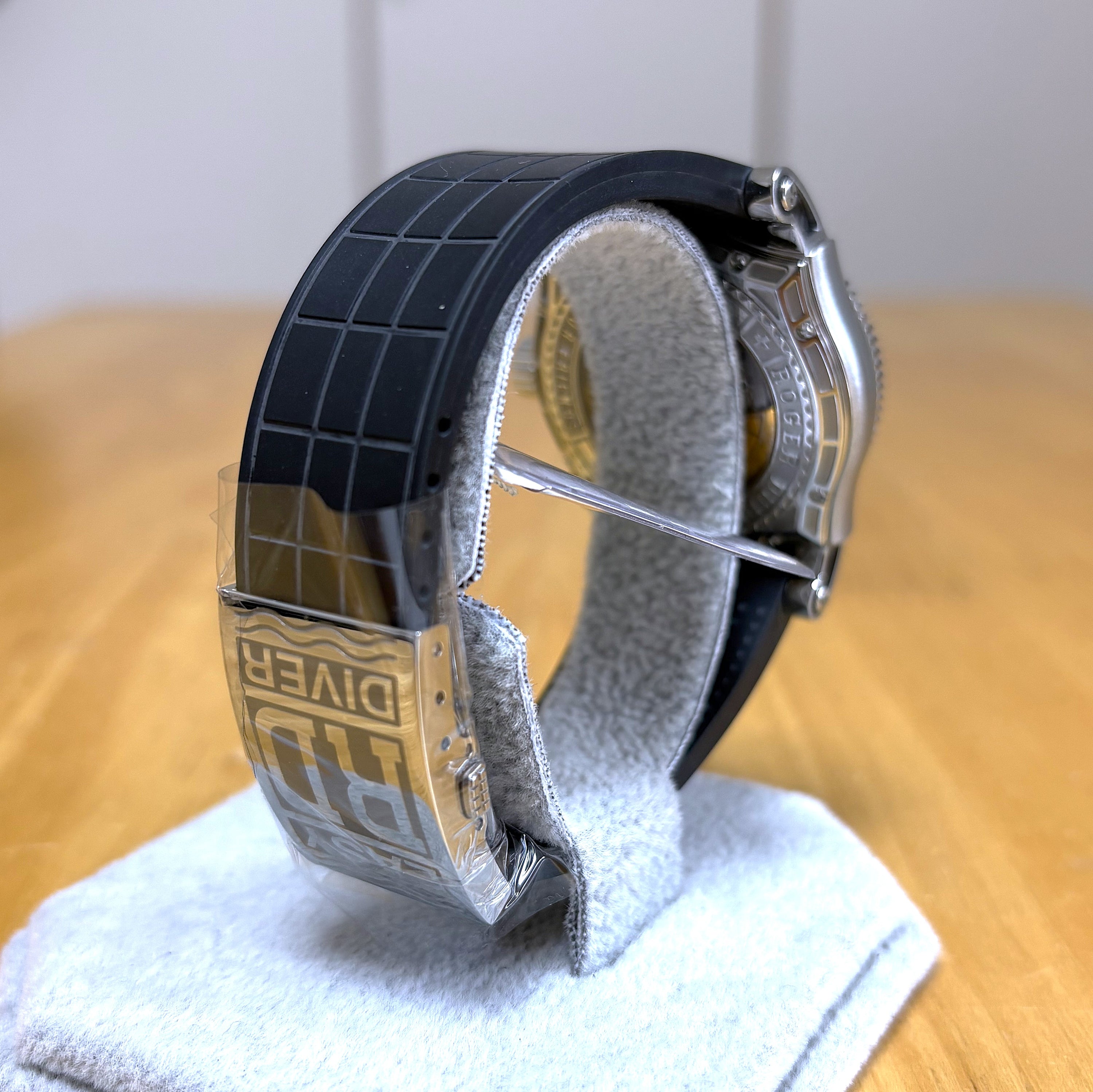 ロジェ・デュブイ シンパシー イージーダイバー SE40.14.9/0 K9.53R SS/WG — NOS / フルセット — 40mm