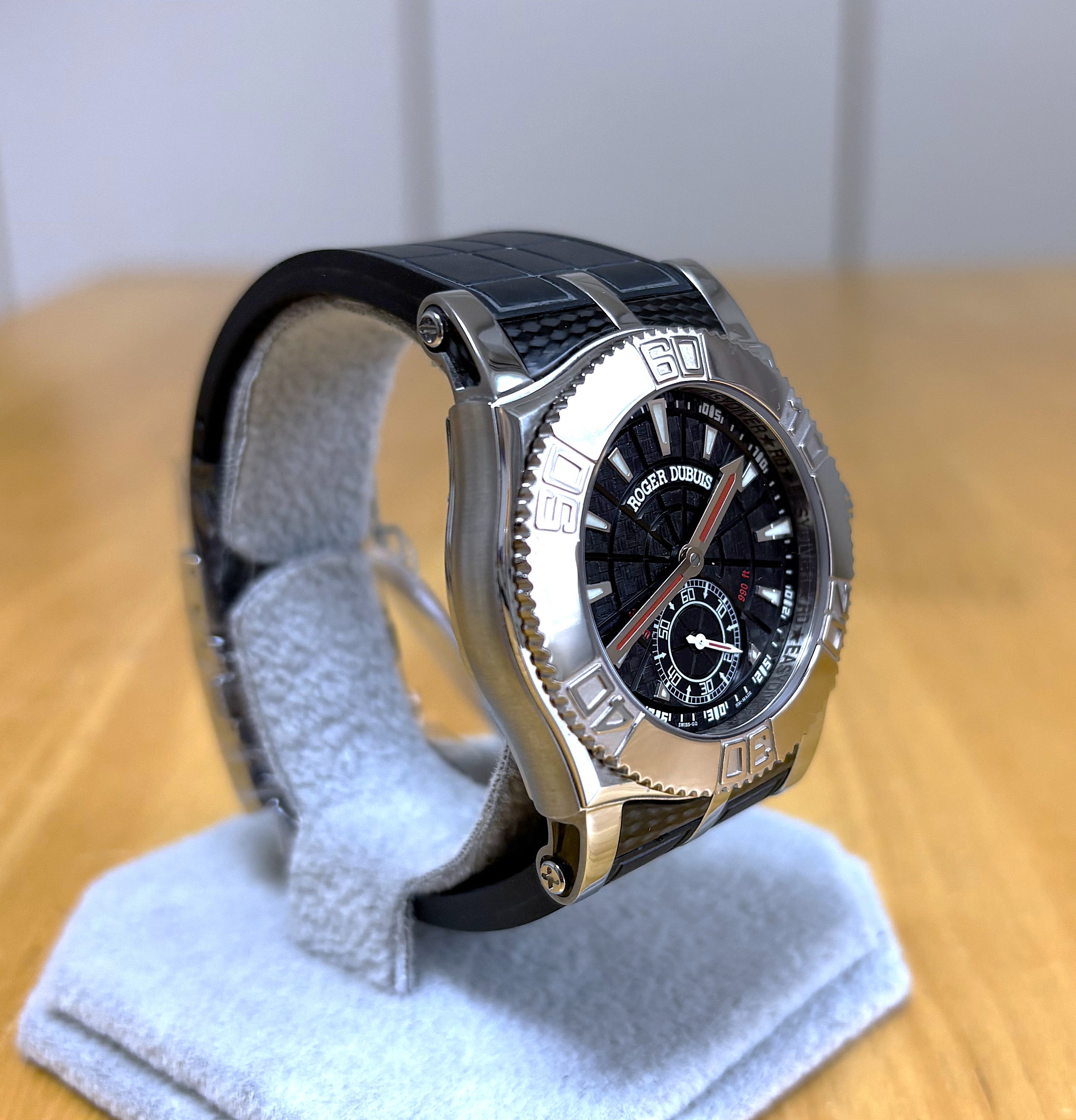 ロジェ・デュブイ シンパシー イージーダイバー SE40.14.9/0 K9.53R SS/WG — NOS / フルセット — 40mm