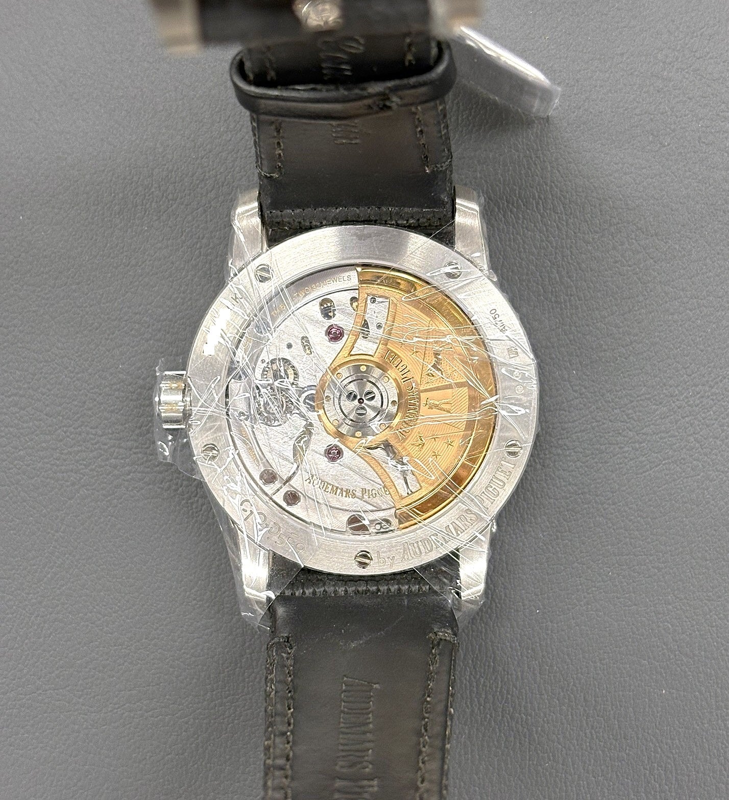 Audemars Piguet Very Good Condition 15210.BC.OO.A002KB.02 Full Set