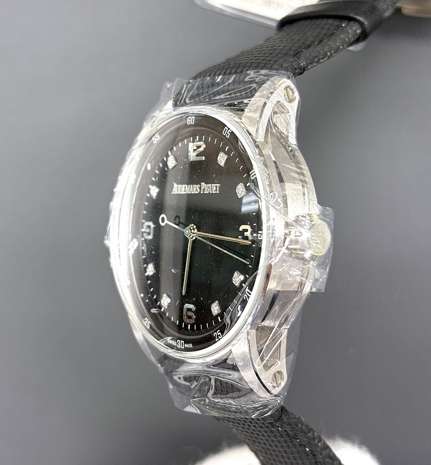 Audemars Piguet Very Good Condition 15210.BC.OO.A002KB.02 Full Set