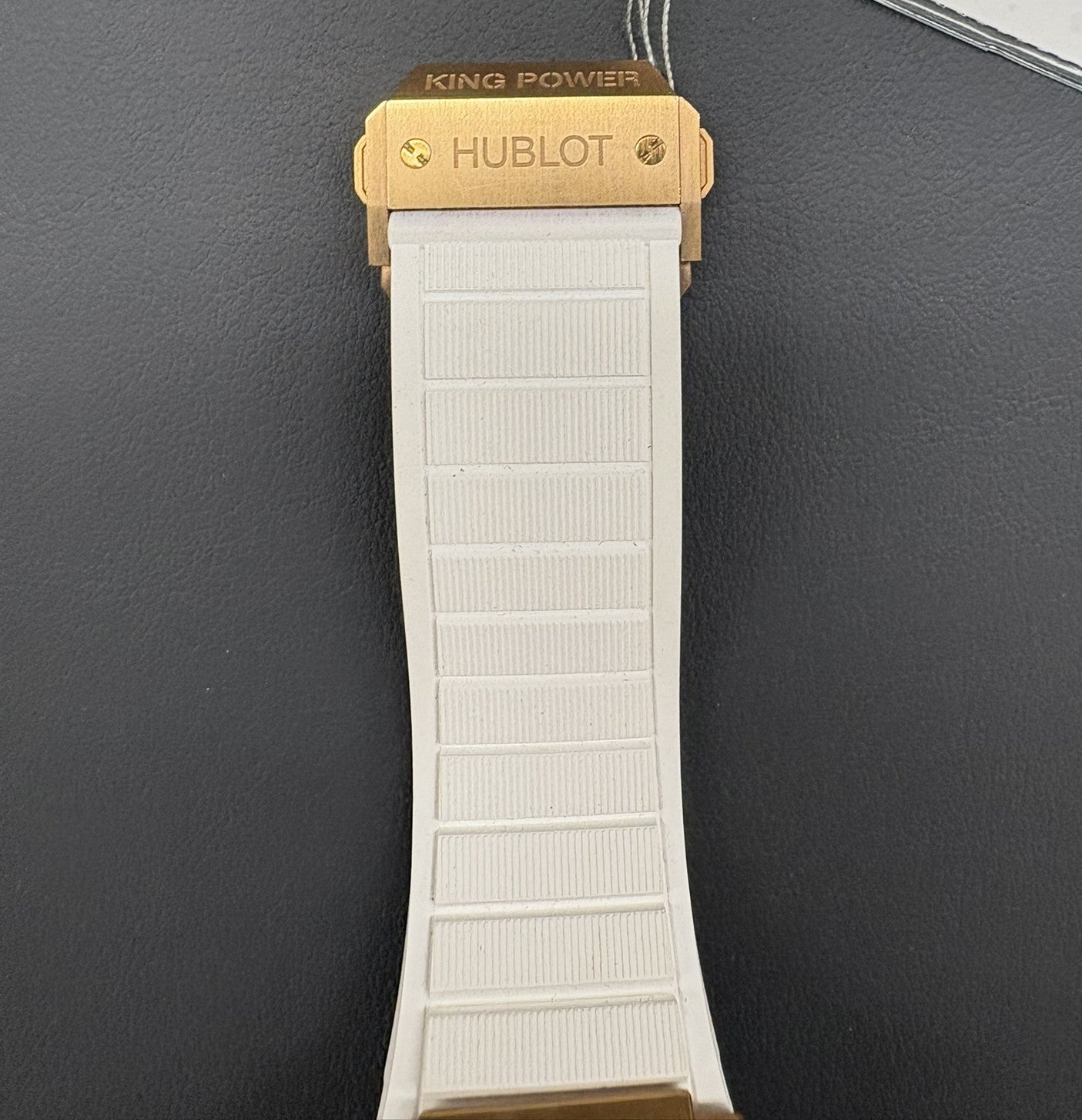 ウブロ キングパワー コスタ スメラルダ – 100本限定 中古品
