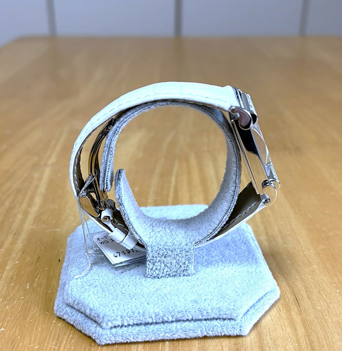 Audemars Piguet Canape Quartz with Diamonds 67381BC/Z/0001CR/01 (used condition)