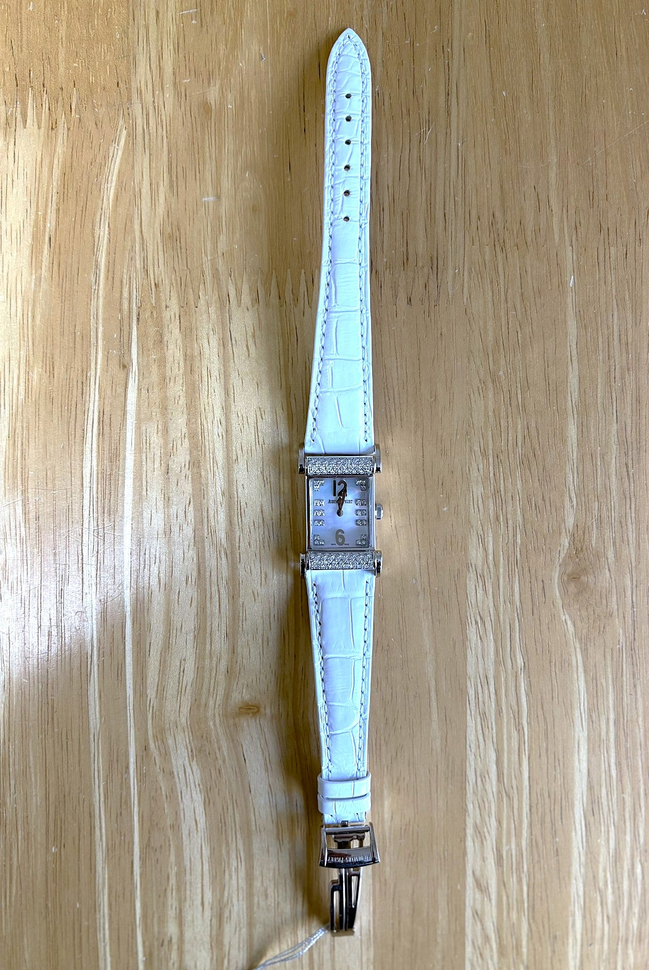 Audemars Piguet Canape Quartz with Diamonds 67381BC/Z/0001CR/01 (used condition)