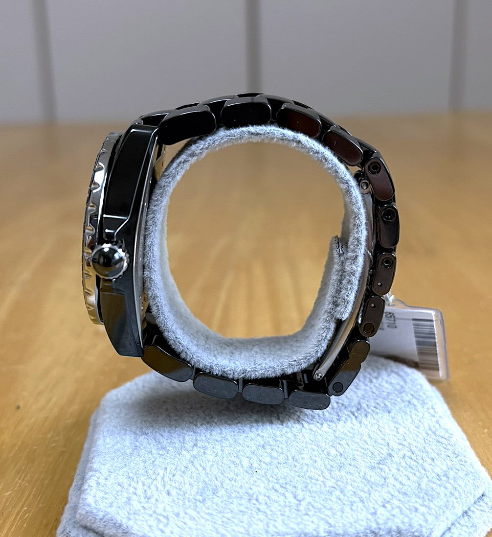 Chanel J12 H1417 (used condition)