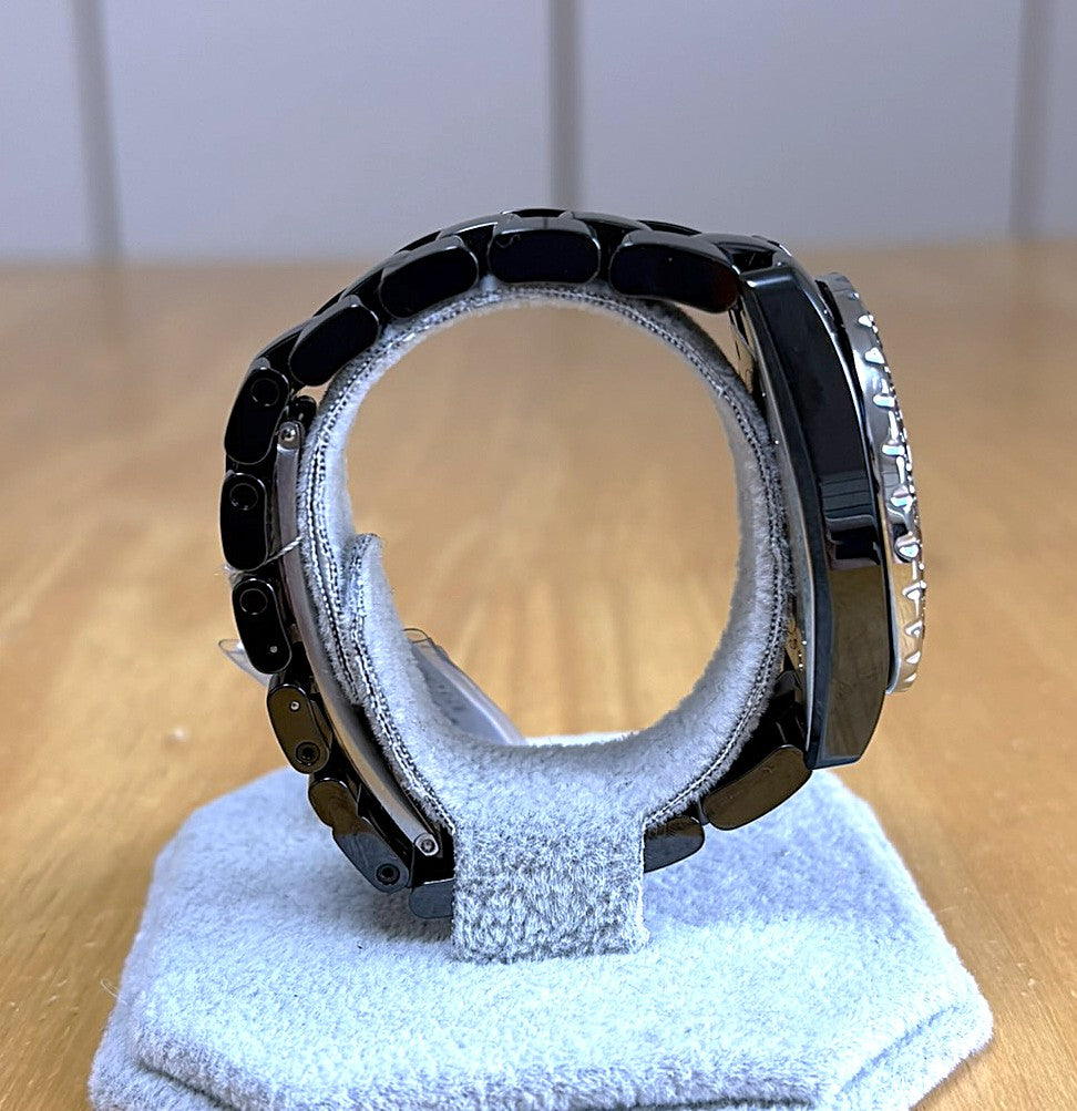 Chanel J12 H1417 (used condition)