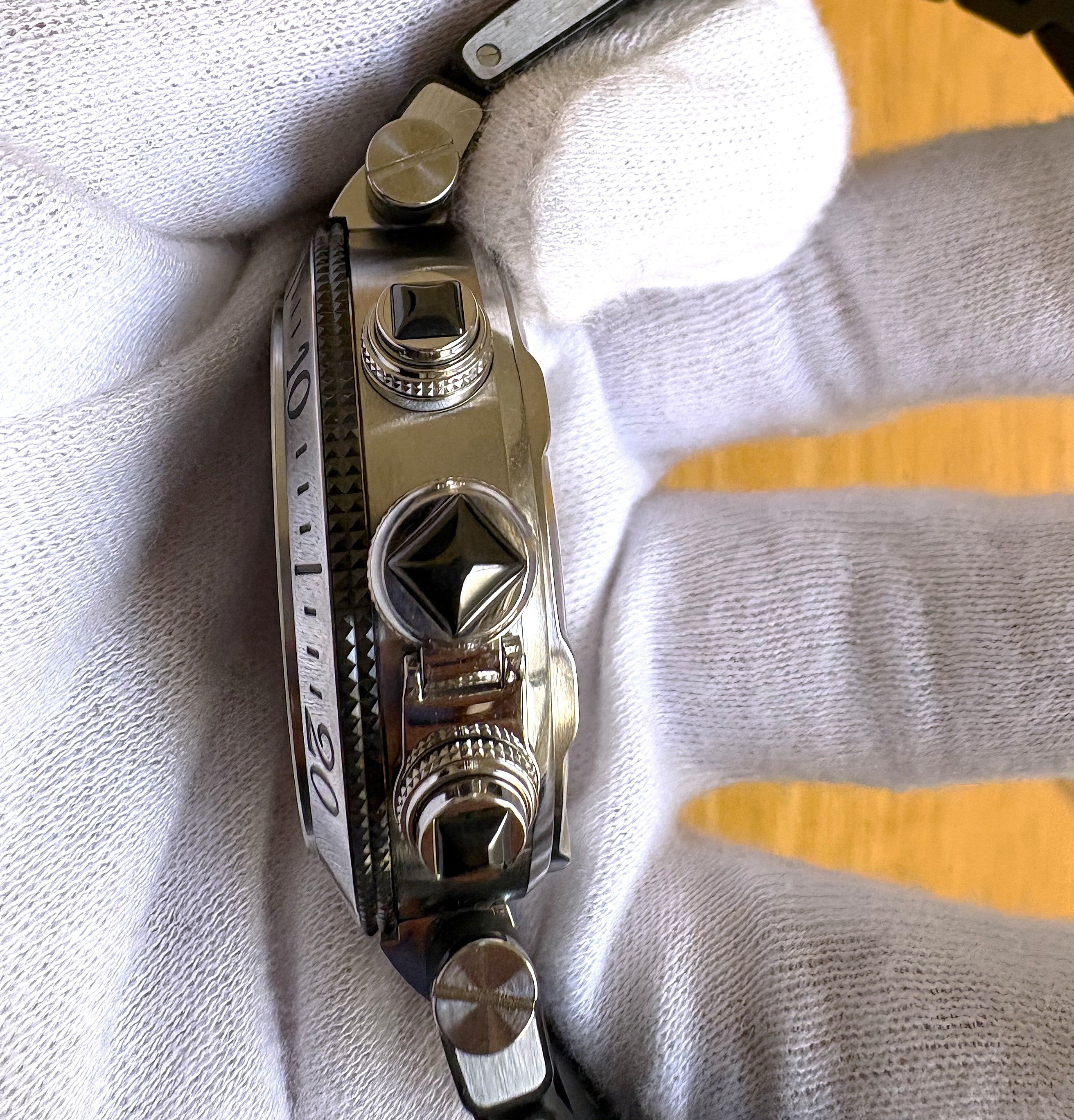 Cartier Pasha Seatimer W31088U2 (used condition)